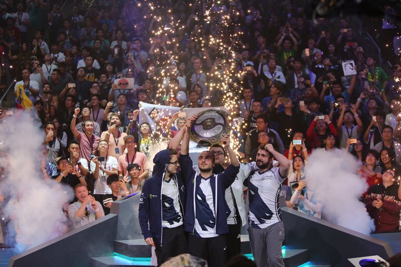 文件:Dota2-ti7-liquid.jpg