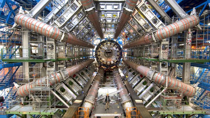 文件:CERN-LHC.jpg